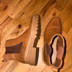 Bernardo Leather Chelsea Boots